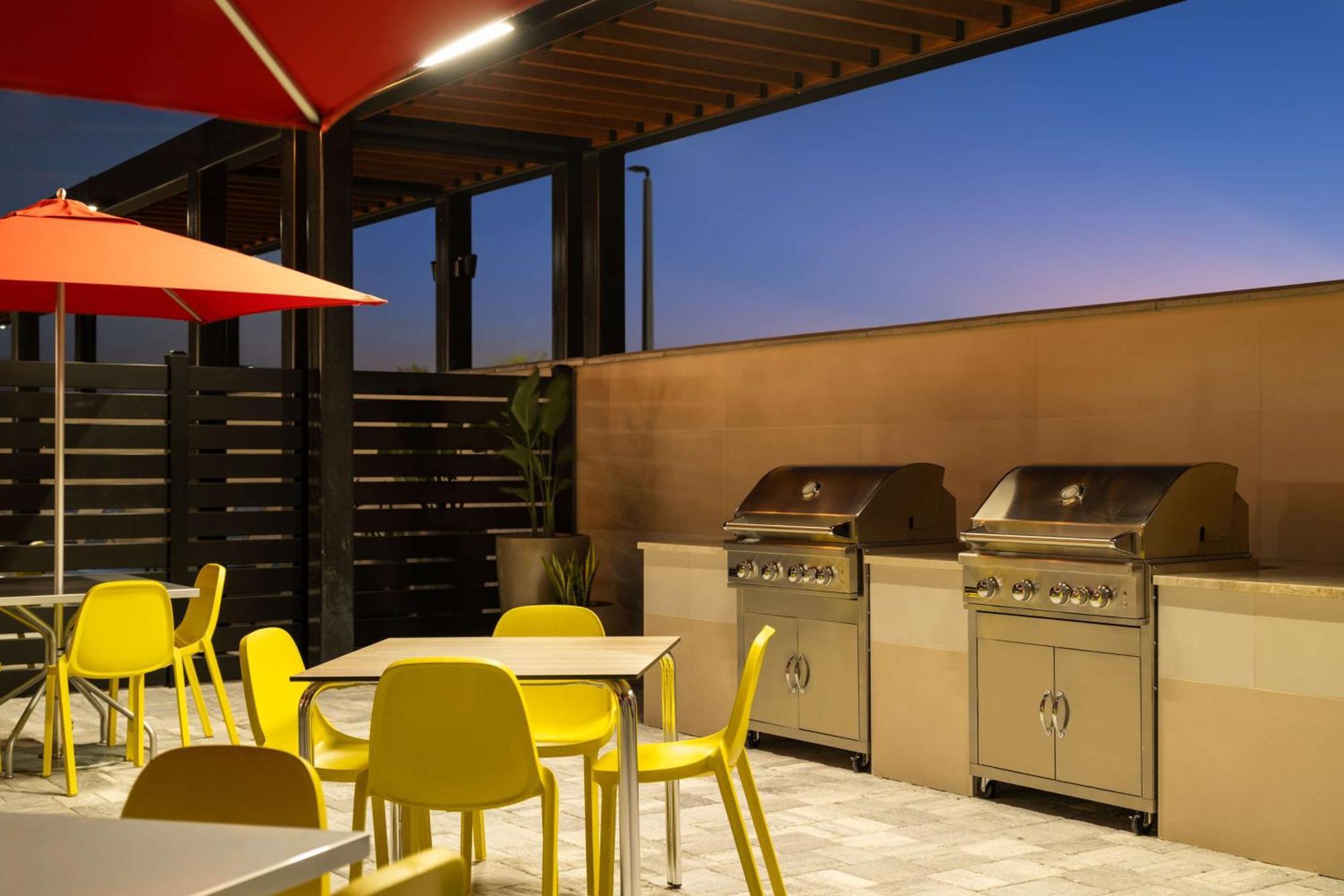 Home2 Suites By Hilton Уинтър Хевън Екстериор снимка